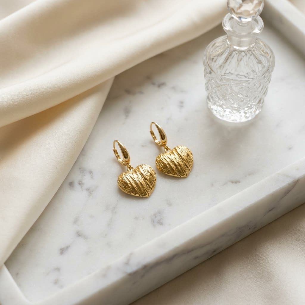 ต่างหู Textured Heart Drop Earrings ทรงหัวใจ ตัวเรือนทองคำเหลือง 14K จาก RockHer