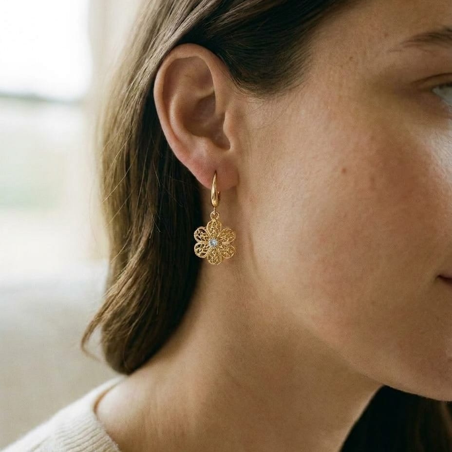 ต่างหู Floral Drop Earrings ตัวเรือนทองคำเหลือง 14K จาก RockHer