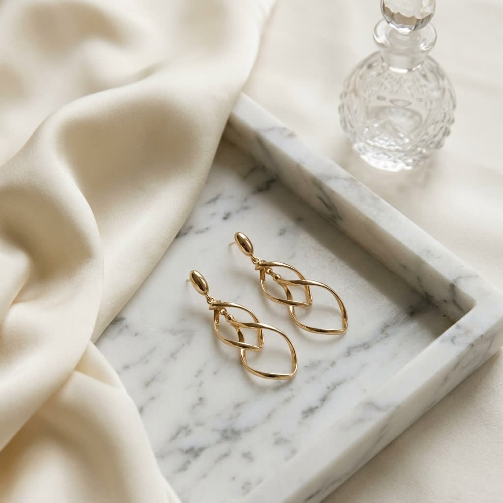 ต่างหู Twisted Open-Link Drop Earrings ตัวเรือนทองคำเหลือง 14K จาก RockHer