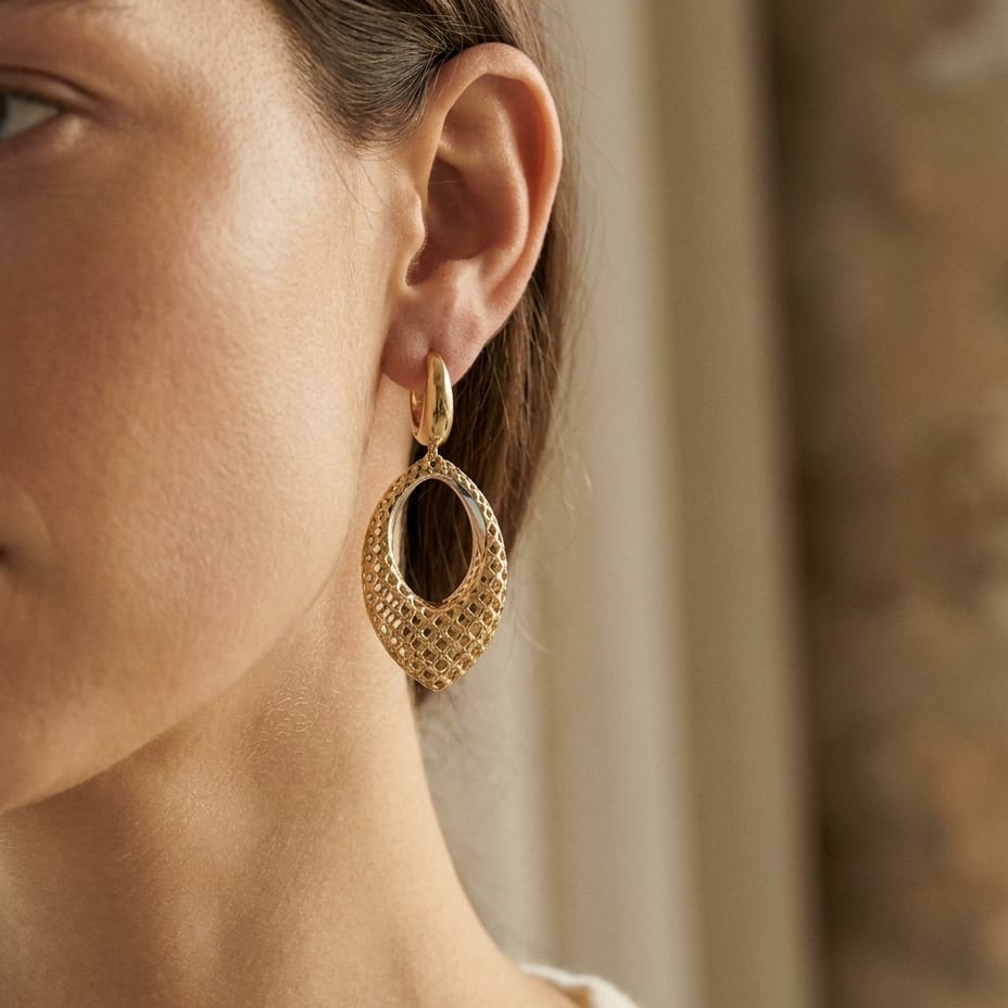 ต่างหู Twisted Oval Drop Earrings ทรงรี จาก RockHer