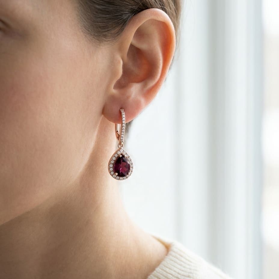 ต่างหูเพชร ล้อมเพชร ตัวเรือนทองคำชมพู 14K จาก RockHer