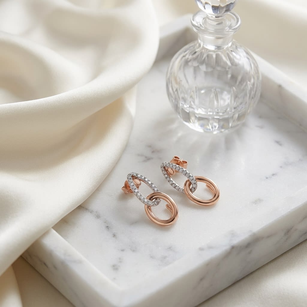 ต่างหูเพชร ฝังปาเว่ ตัวเรือนทองคำชมพู 14K จาก RockHer