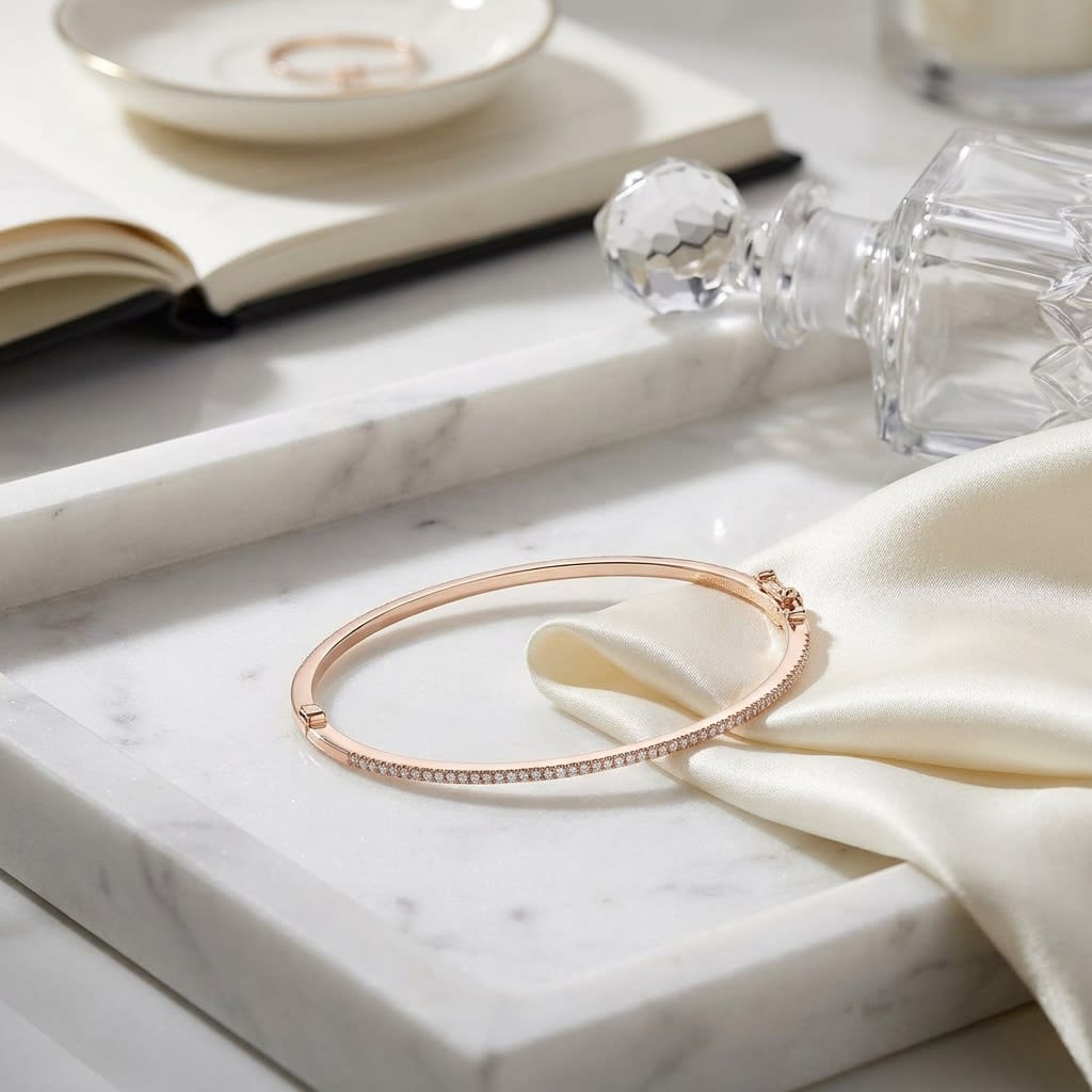 สร้อยข้อมือ ฝังปาเว่ ตัวเรือนทองคำชมพู 14K จาก RockHer