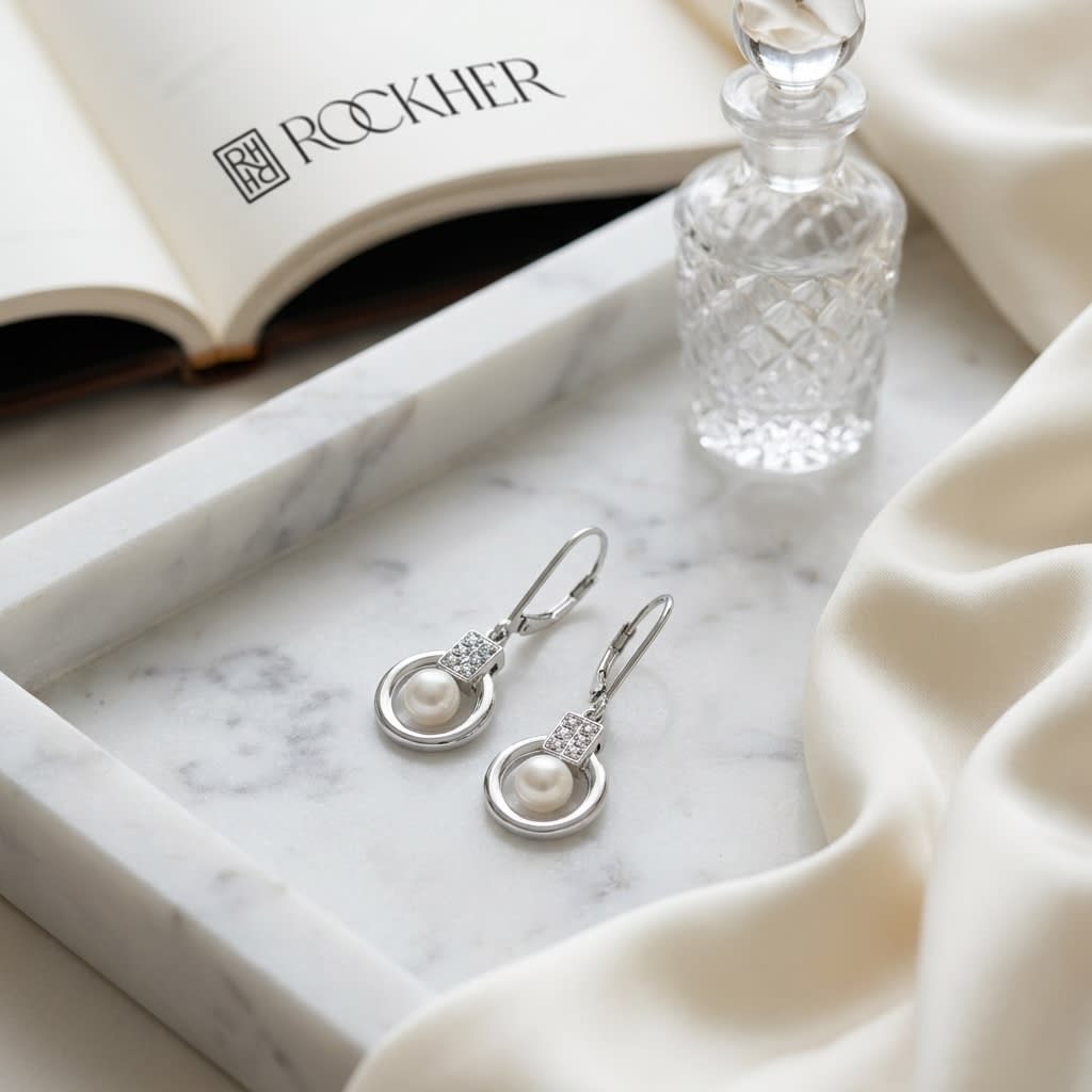 ต่างหูไข่มุกเลี้ยง ตัวเรือนทองคำขาว 14K จาก RockHer