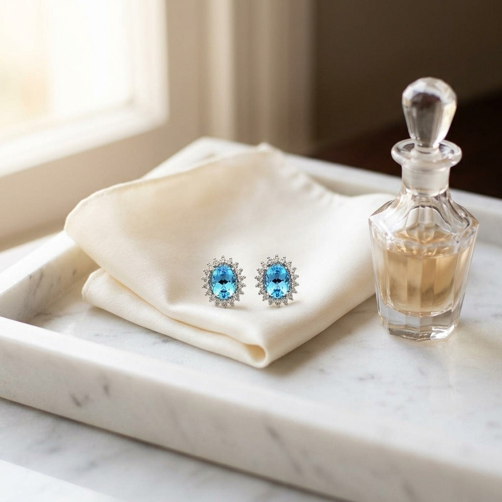ต่างหูเพชร ทรงรี ล้อมเพชร ตัวเรือนทองคำขาว 14K จาก RockHer