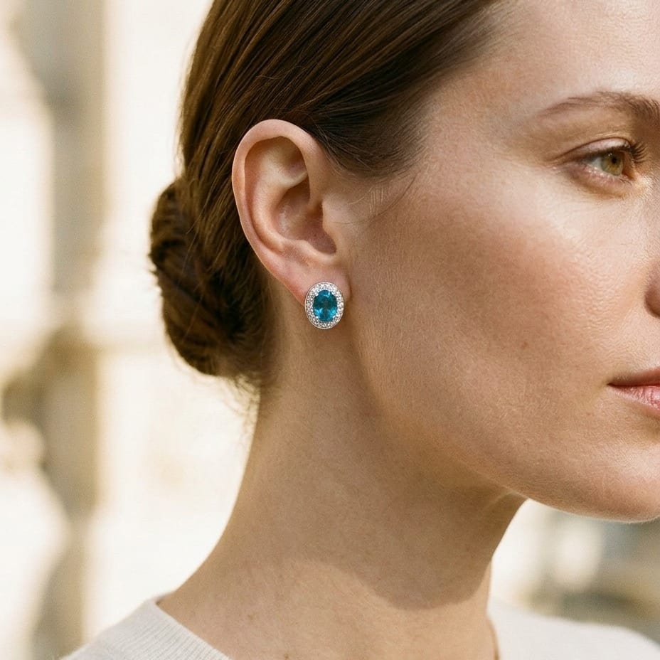 ต่างหูเพชร ทรงรี ล้อมเพชร ตัวเรือนทองคำขาว 14K จาก RockHer