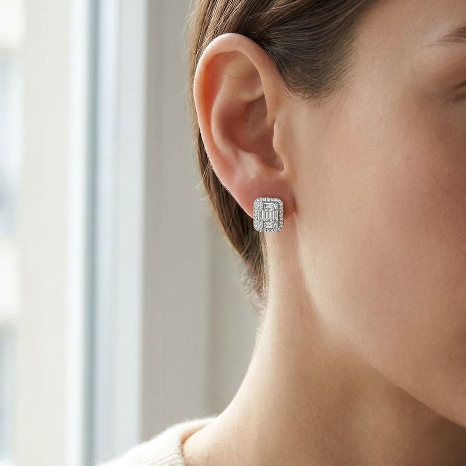 ต่างหูเพชร ทรงกลม ตัวเรือนทองคำขาว 14K จาก RockHer