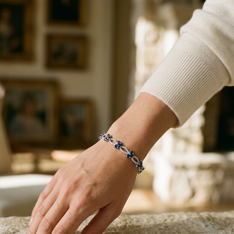 สร้อยข้อมือเพชร ทรงหัวใจ ตัวเรือนทองคำขาว 14K จาก RockHer