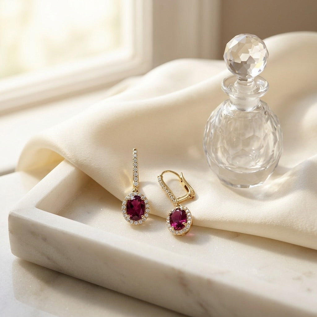 ต่างหูเพชร ทรงรี ล้อมเพชร ตัวเรือนทองคำเหลือง 14K จาก RockHer