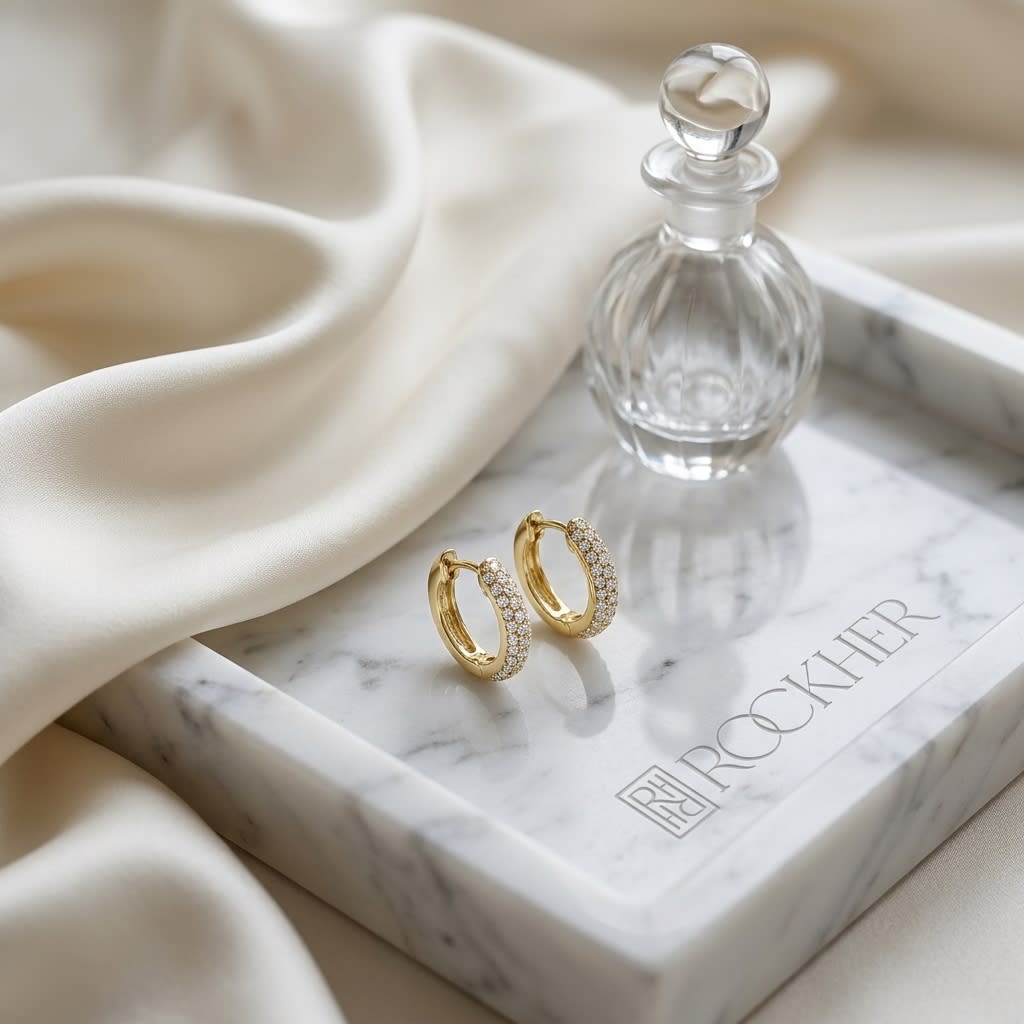 ต่างหูเพชร ฝังปาเว่ ตัวเรือนทองคำเหลือง 14K จาก RockHer