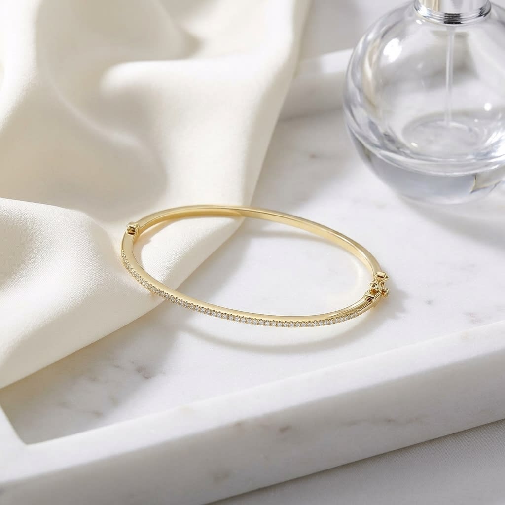 สร้อยข้อมือ ฝังปาเว่ ตัวเรือนทองคำเหลือง 14K จาก RockHer