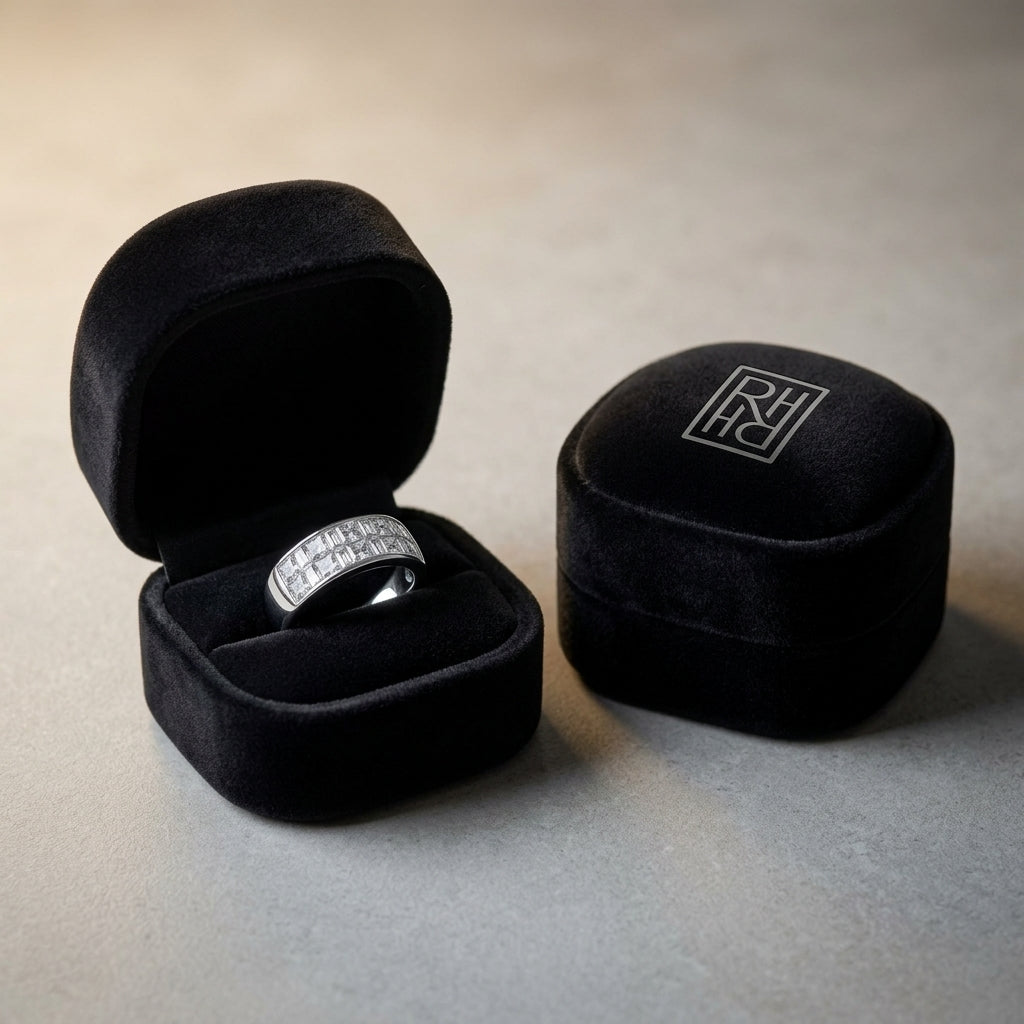 Diamond Invisible Princess & Baguette Ring in Platinum - presentation