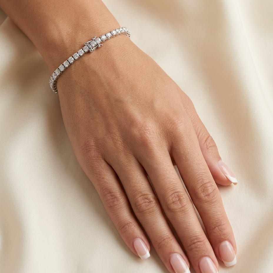 สร้อยข้อมือเพชร ฝังหนาม ตัวเรือนทองคำขาว 14K จาก RockHer