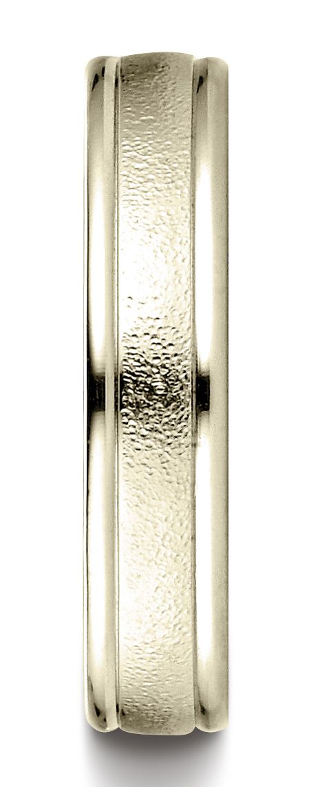 แหวนดีไซน์สลักขอบกลมขัดเงาสูงแบบมีสาย ขนาด 4 มม. ทำจากทองคำ 18k สีเหลือง แบบสวมใส่สบาย