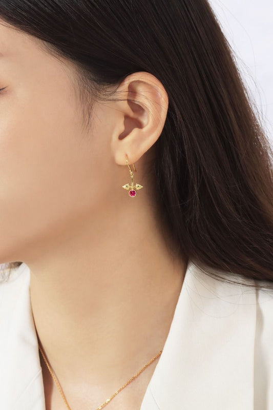 ROCKHER .925 เงินสเตอร์ลิง เบเซิล 2CTW ไพลินสีชมพูสังเคราะห์ คิวบิก ซิริโคนิอา ต่างหูห้อยปีกนางฟ้า