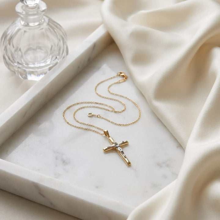 สร้อยคอเพชร Diamond-Cut Crucifix Pendant Necklace จาก RockHer