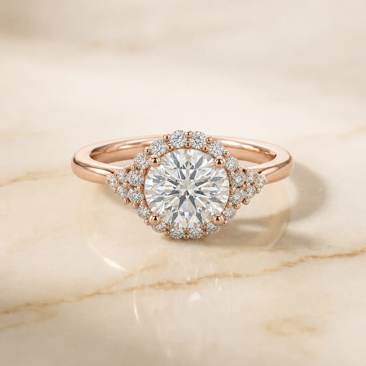 ตัวเรือนแหวนหมั้นเพชร Kai ทรงกลม ฝังปาเว่ ทองคำชมพู 14K จาก RockHer