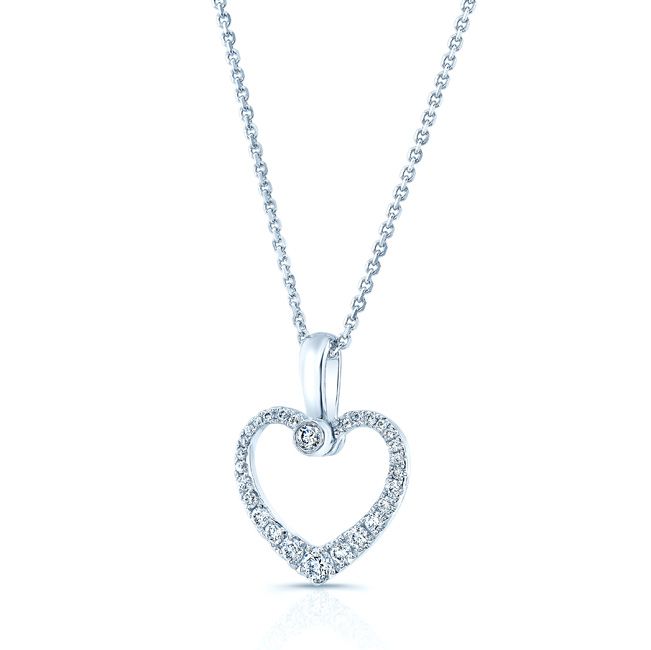 จี้รูปหัวใจประดับเพชรแบบปาเว่ในทองคำขาว 14 กะรัต (1/4 กะรัตรวม)