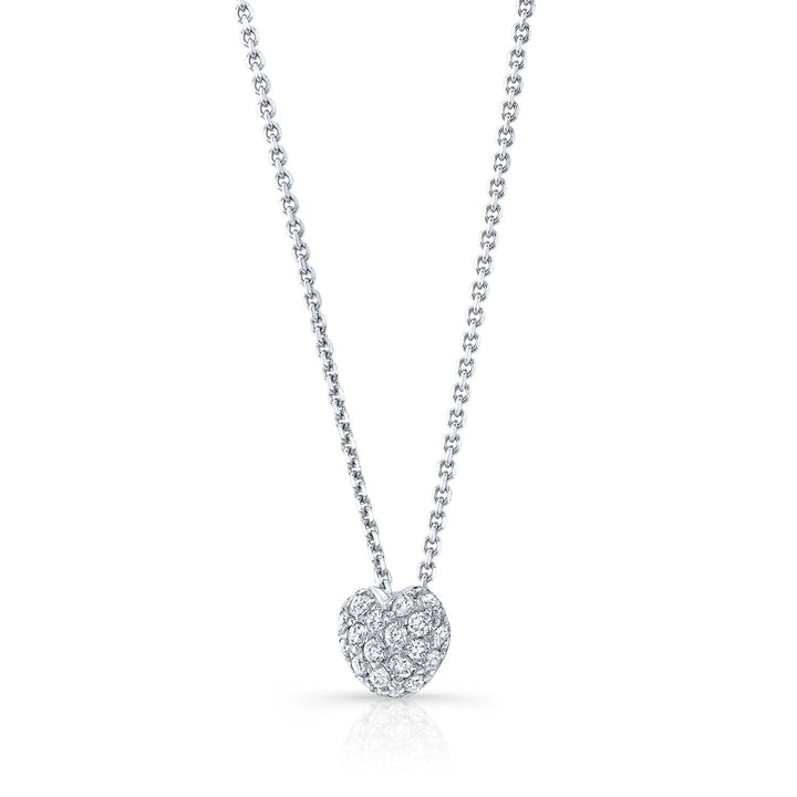 จี้รูปหัวใจพัฟประดับเพชรเล็กๆ แบบปาเว่ในทองขาว 14 กะรัต (1/4 กะรัตรวม)