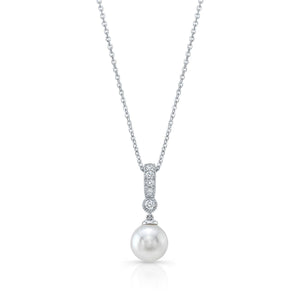จี้ไข่มุกเลี้ยง ทรงหยดน้ำ ตัวเรือนทองคำขาว 14K จาก RockHer