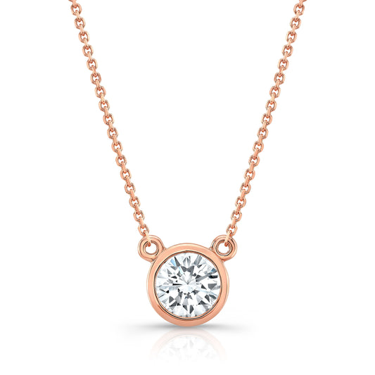 จี้เพชรเดี่ยวเจียระไนทรงกลมเพชรสังเคราะห์ 1/4 กะรัต | ทองชมพู 14K | หุ้มเพชร