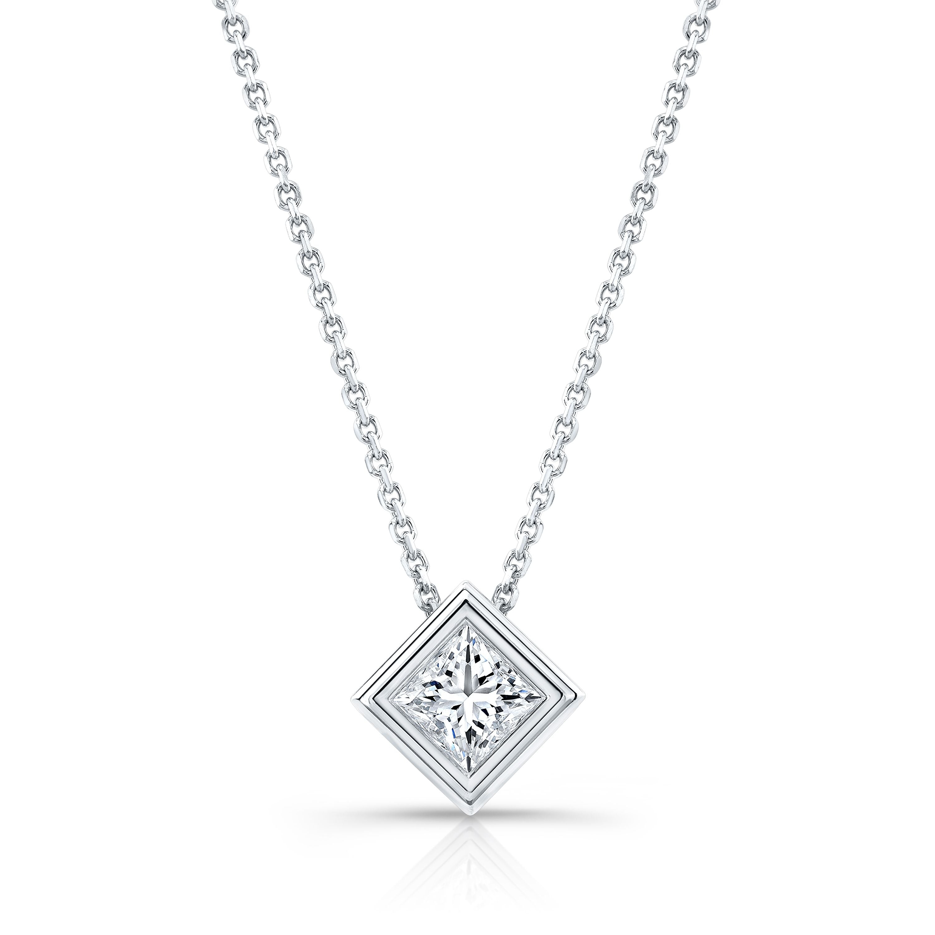จี้เพชรเจ้าหญิงสังเคราะห์เม็ดเดี่ยว 3/4 กะรัต | ทองคำขาว 14K | ฝังหุ้มแบบสไลด์