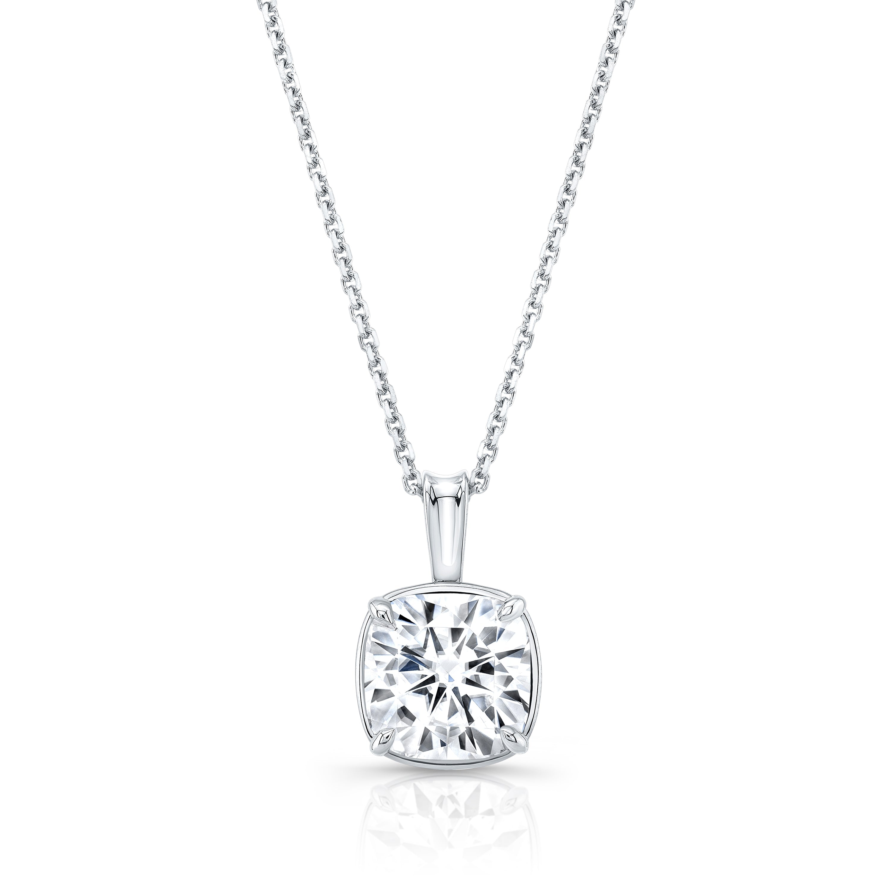 จี้เพชรเลี้ยงทรง Cushion Solitaire 3 กะรัต | แพลทินัม | 4 เตย