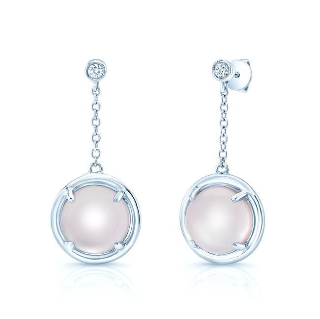 ต่างหูห้อยคาโบชงอเมทิสต์ มุกมารดา และเพชรในทองขาว 14k