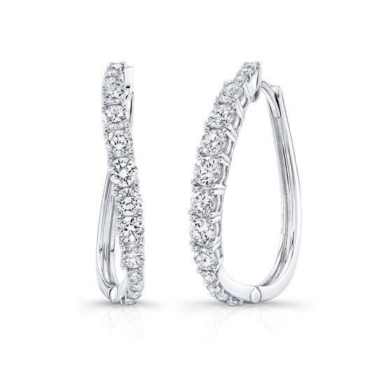 ต่างหูห่วงวงรีด้านนอกแถวเดียวประดับเพชรปาเว่ในทองคำขาว 14 กะรัต (1.15ctw)