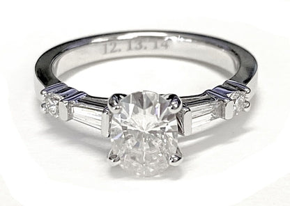 ตัวเรือนแหวนหมั้นเพชร Diana ทรงบาแกตต์เรียว ทองคำเหลือง 18K จาก RockHer