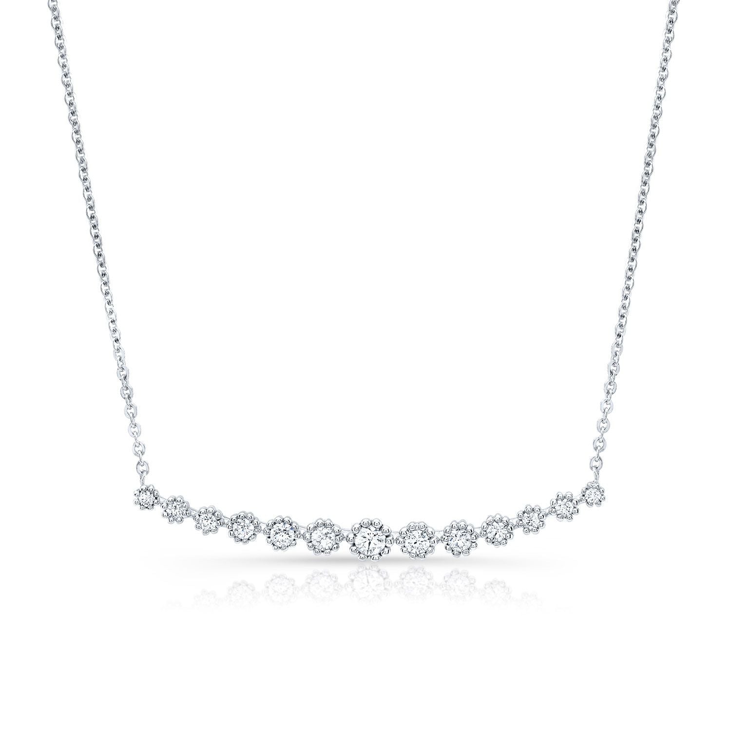 สร้อยคอดอกไม้ประดับเพชร 13 เม็ด ลายมิลเกรนในทองคำขาว 14 กะรัต (1/3 กะรัตรวม)