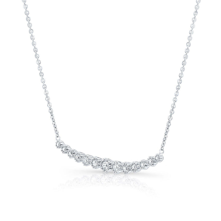 สร้อยคอดอกไม้ประดับเพชร 13 เม็ด ลายมิลเกรนในทองคำขาว 14 กะรัต (1/3 กะรัตรวม)