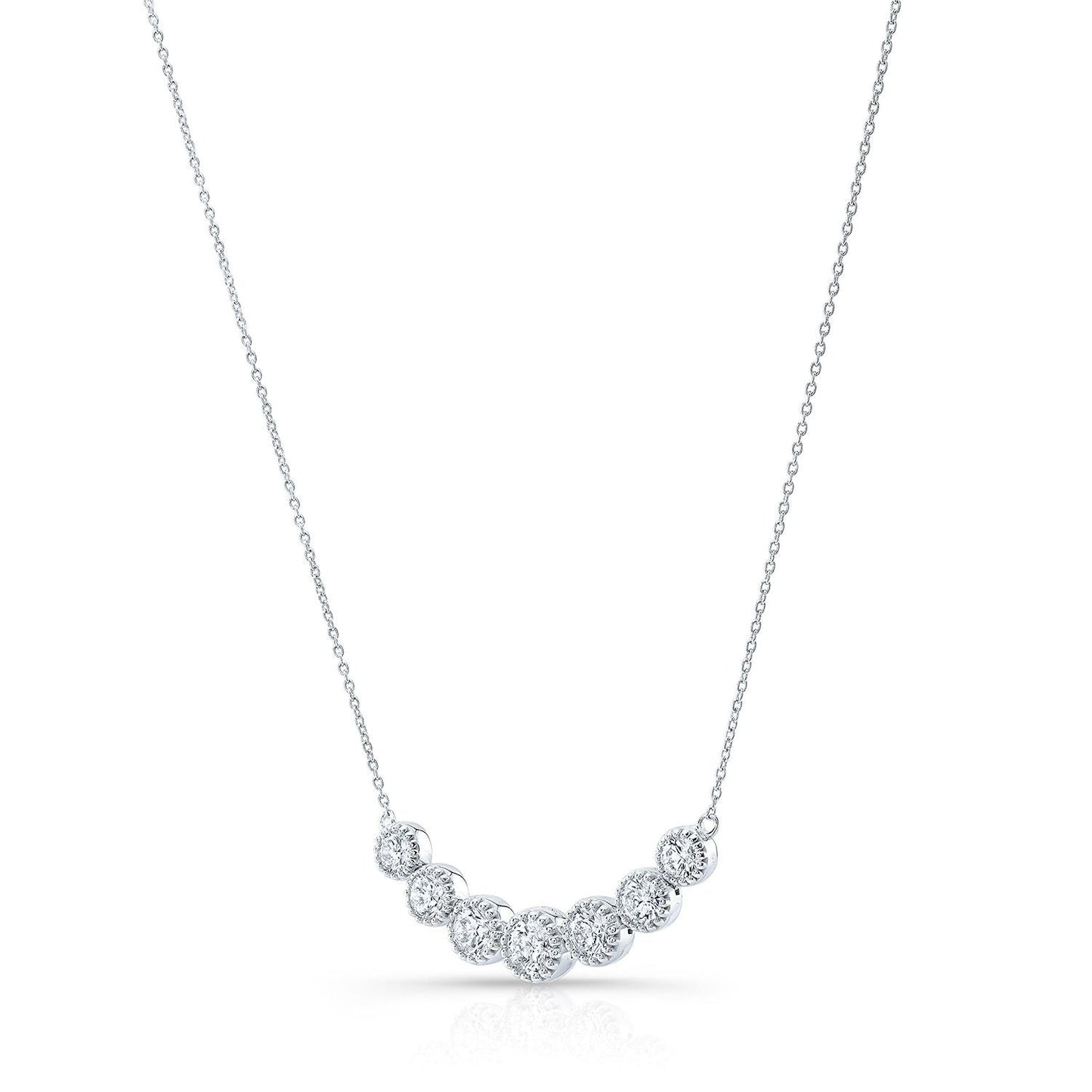 สร้อยคอเพชร 7 เม็ดทรงกลมแบบกรอบเรียงลำดับ พร้อมขอบลายมิลเกรนในทองคำขาว 14 กะรัต