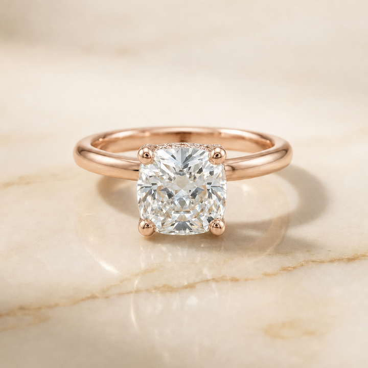 ตัวเรือนแหวนหมั้นเพชร Lana ทรงคุชชั่น ฝังหนาม ทองคำชมพู 14K จาก RockHer