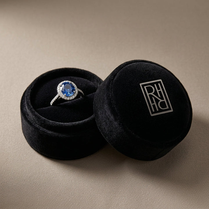 Sapphire Round & Diamond Ring in 18K White Gold - presentation