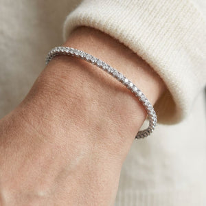 สร้อยข้อมือเพชร ทรงหัวใจ ตัวเรือนทองคำขาว 18K จาก RockHer