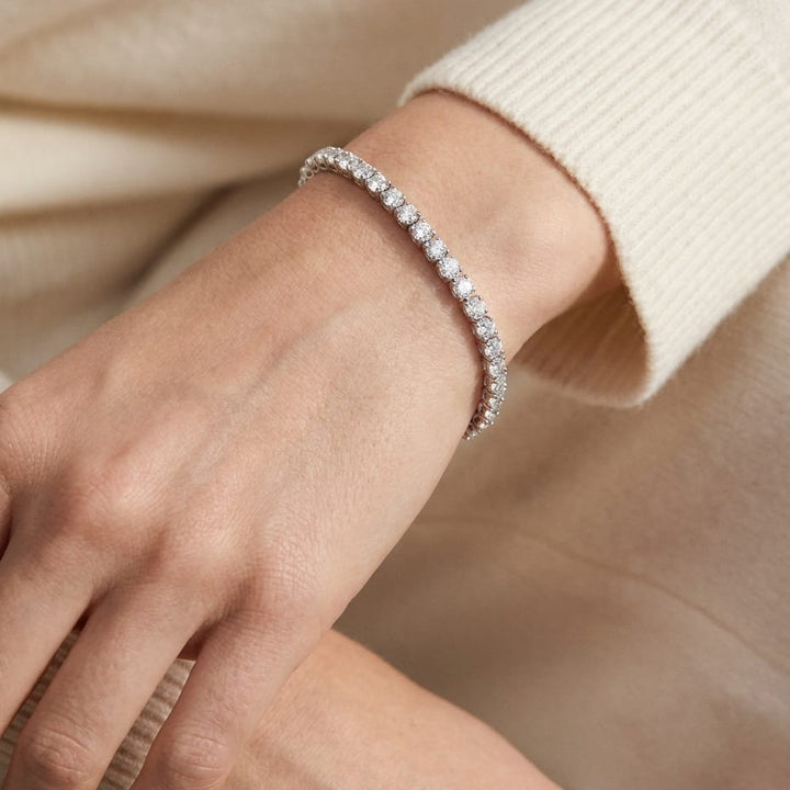 สร้อยข้อมือเพชร ฝังหนาม ตัวเรือนทองคำขาว 18K จาก RockHer