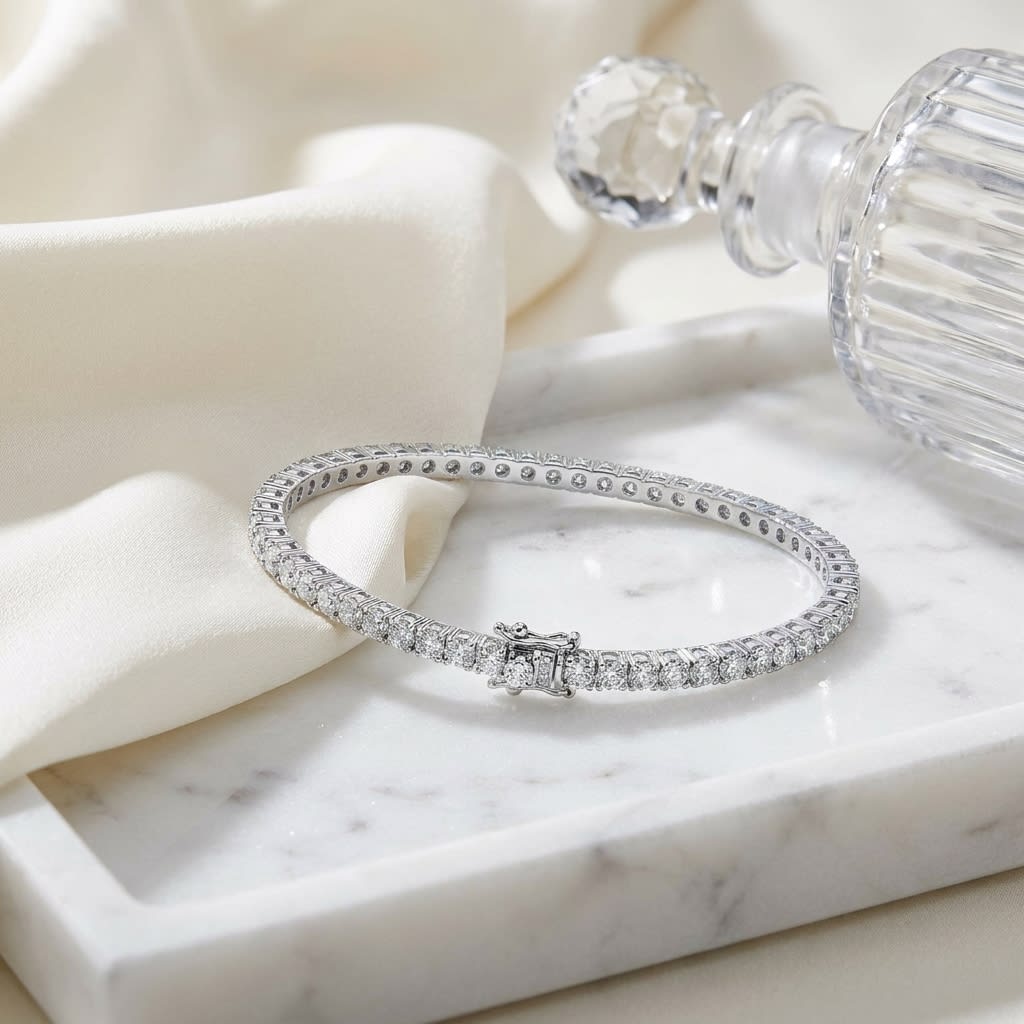 สร้อยข้อมือเพชร ตัวเรือนทองคำขาว 18K จาก RockHer