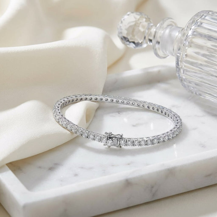 สร้อยข้อมือเพชร ตัวเรือนทองคำขาว 18K จาก RockHer