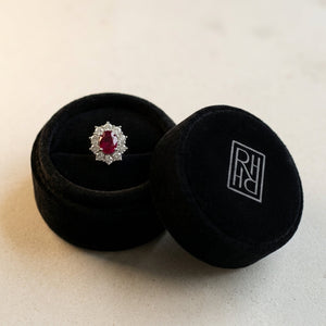 ต่างหูทับทิม ทรงรี ล้อมเพชร ตัวเรือนทองคำขาว 18K จาก RockHer