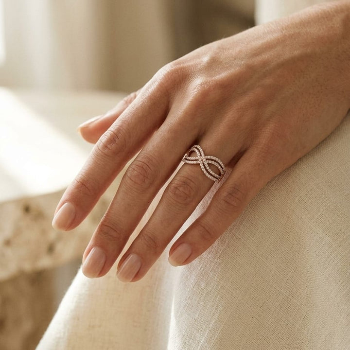 แหวนเพชร ตัวเรือนทองคำชมพู 14K จาก RockHer