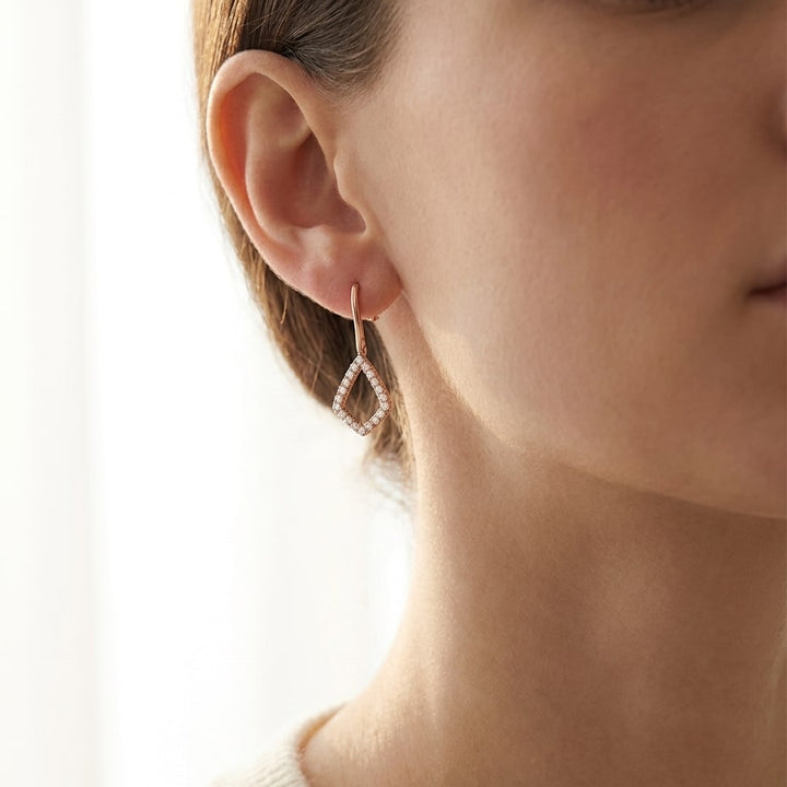 ต่างหูเพชร ตัวเรือนทองคำชมพู 14K จาก RockHer