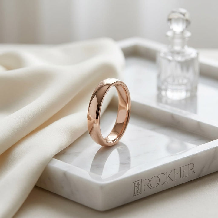 แหวนแต่งงาน ทรงรี ตัวเรือนทองคำชมพู 14K จาก RockHer