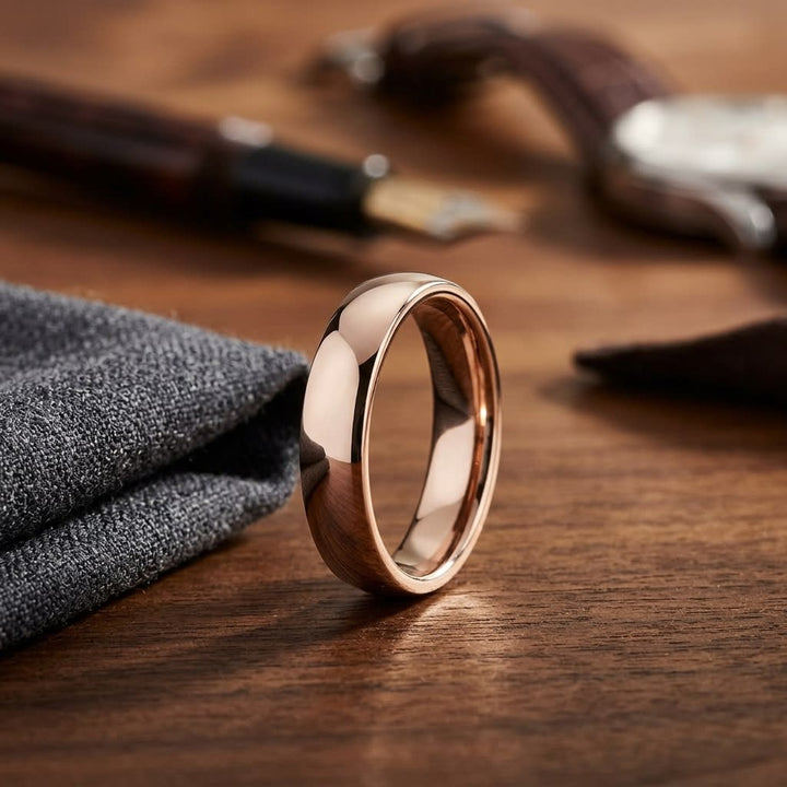 แหวนแต่งงาน ตัวเรือนทองคำชมพู 14K จาก RockHer