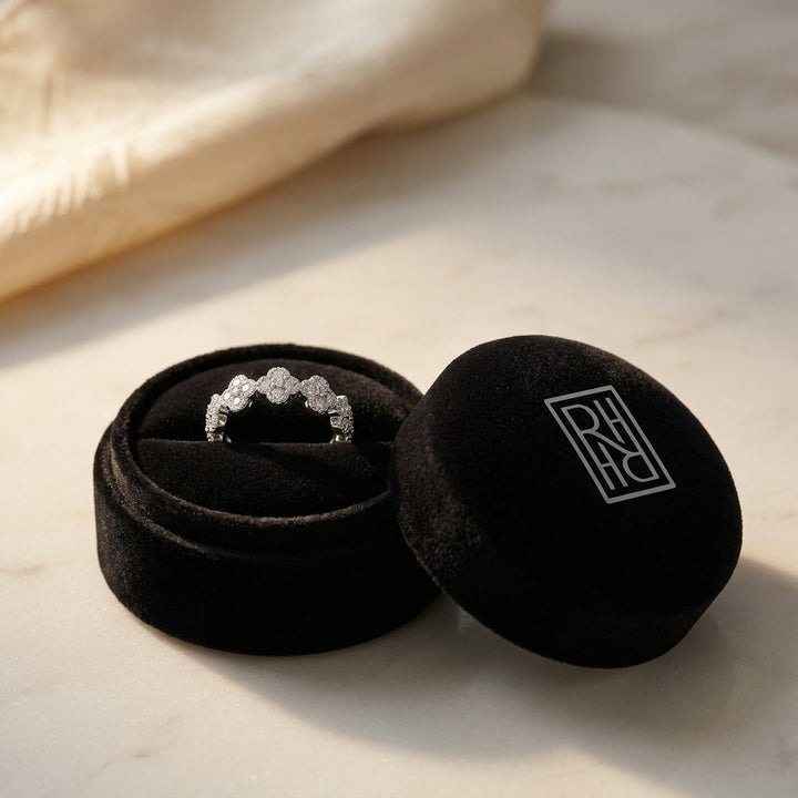 Diamond Clover Band 1/3ctw in 14K White Gold - presentation