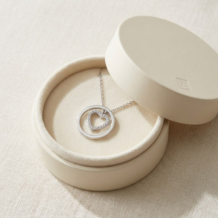 จี้เพชร ทรงหัวใจ ตัวเรือนทองคำขาว 14K จาก RockHer