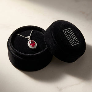 สร้อยคอเพชร ทรงรี ตัวเรือนทองคำขาว 14K จาก RockHer