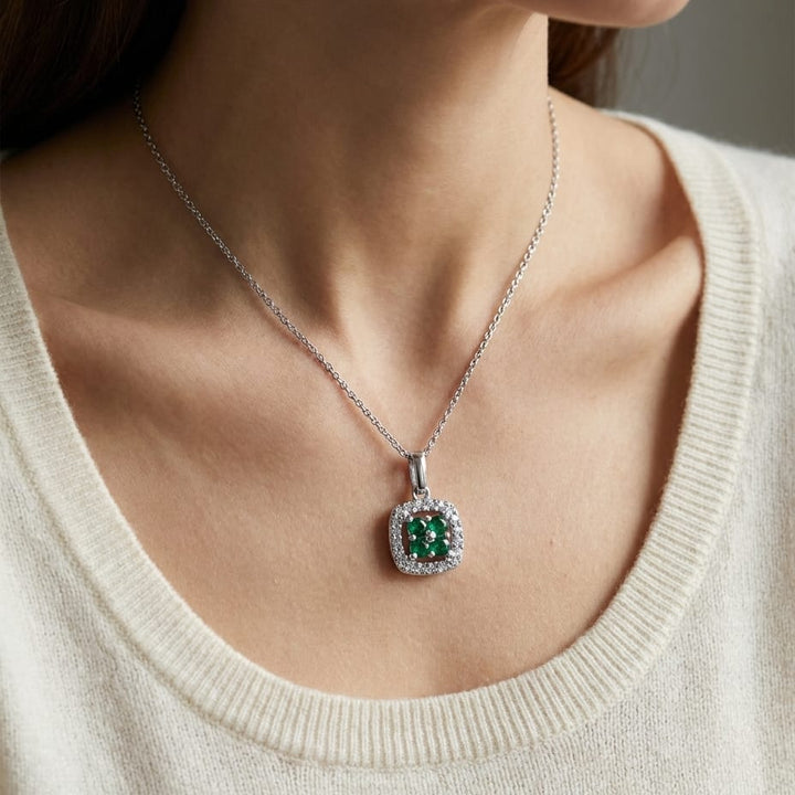 จี้มรกต ทรงมรกต ตัวเรือนทองคำขาว 14K จาก RockHer
