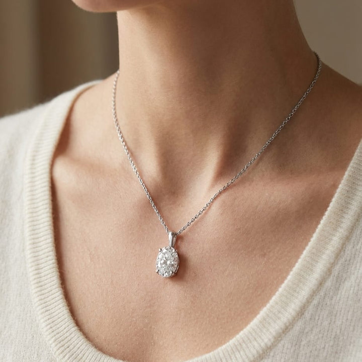 จี้เพชร Solitaire Pendants ทรงรี ฐานตะกร้า 4 หนาม จาก RockHer