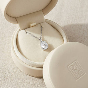 จี้เพชร Solitaire Pendants ทรงรี หุ้มขอบเลื่อน จาก RockHer